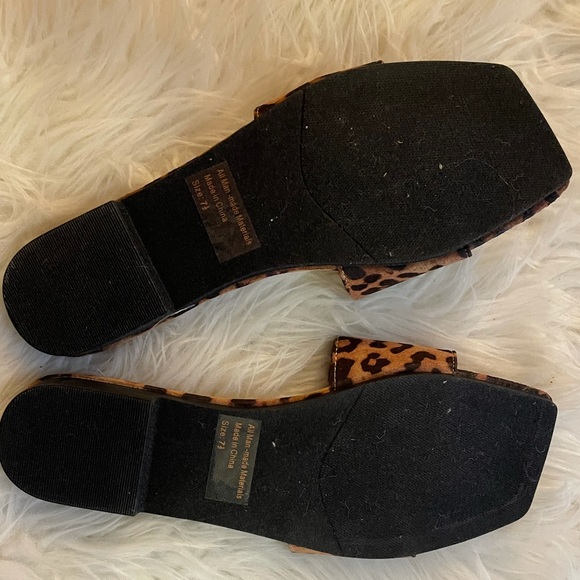 Trendy Square Toe Leopard Print Sandals - Picture 6 of 13